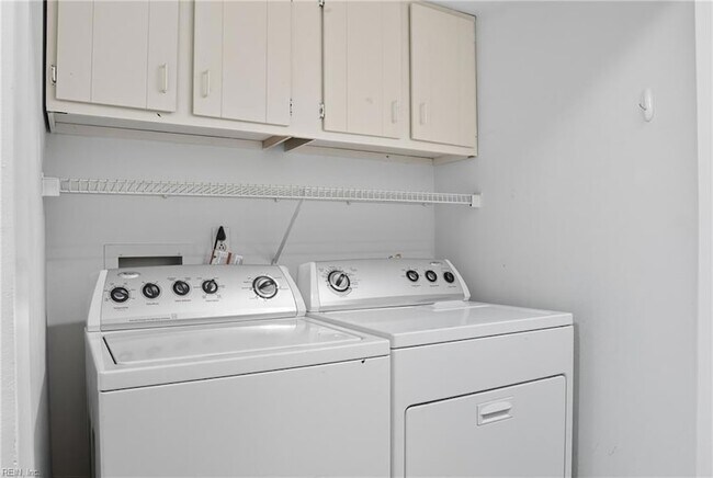 Foto del edificio - 2421 Julie Ct