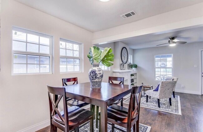 Building Photo - 2832 Avenue I