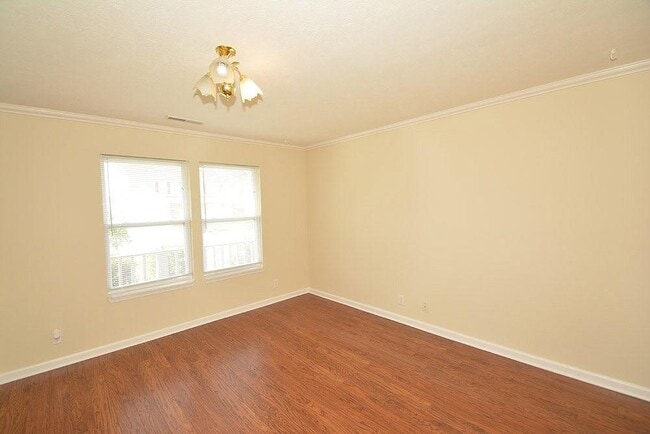 Building Photo - 8692 Baypointe Dr