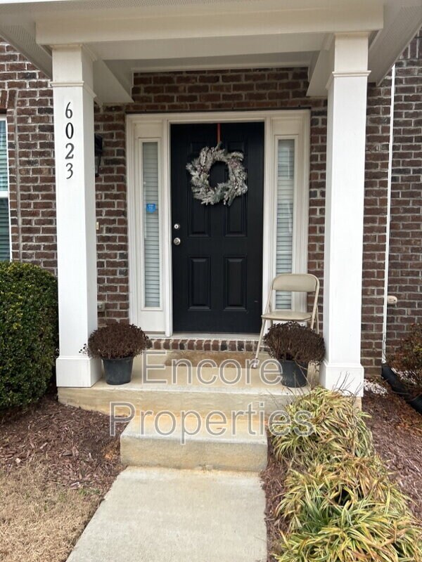 Building Photo - 6023 Kentworth Dr