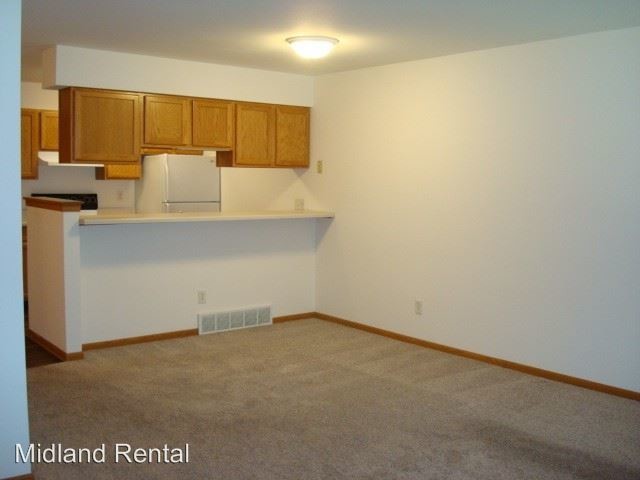 Foto del edificio - 6801-6925 Chester Dr