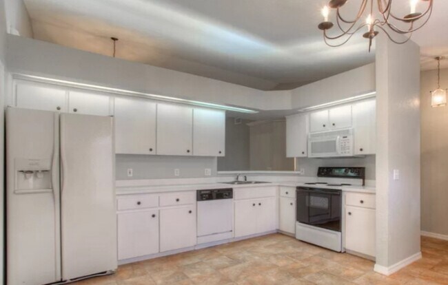 Building Photo - 3027 Thoroughbred Loop S