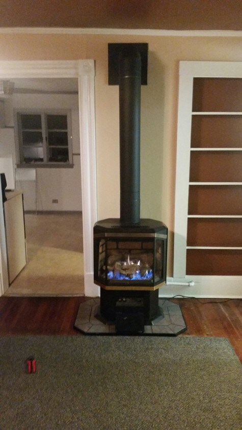 Livingroom - 113 Mason St