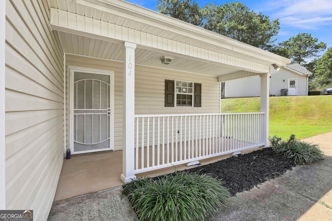 Building Photo - 104 Ridgefield Cir