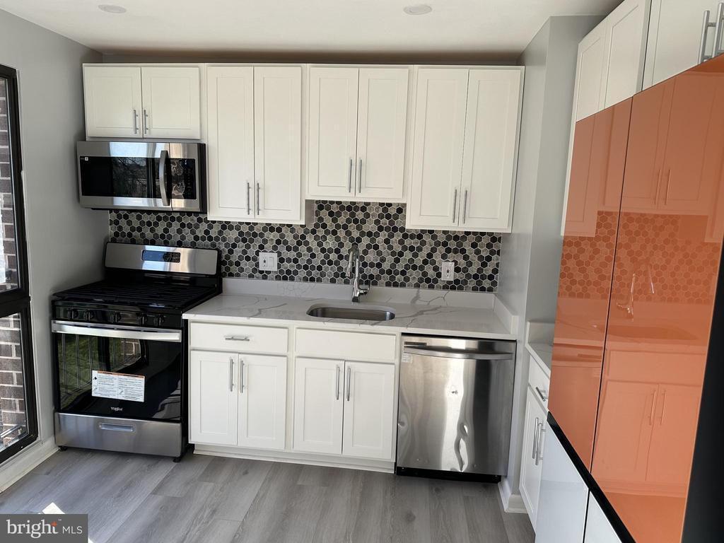 Foto principal - 7967 Riggs Rd
