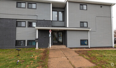 Building Photo - 190 Oakdene Ave