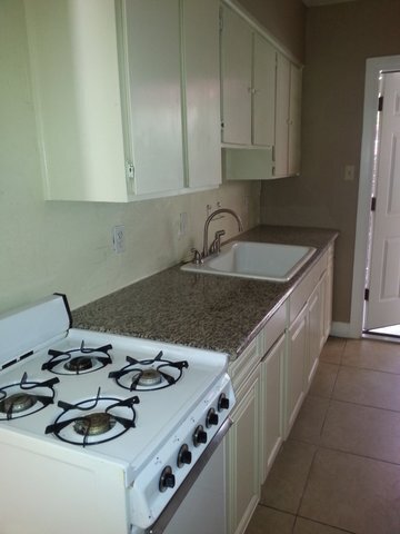 Encimera de cuarzo para estufa de gas - 2138 E Turney Ave