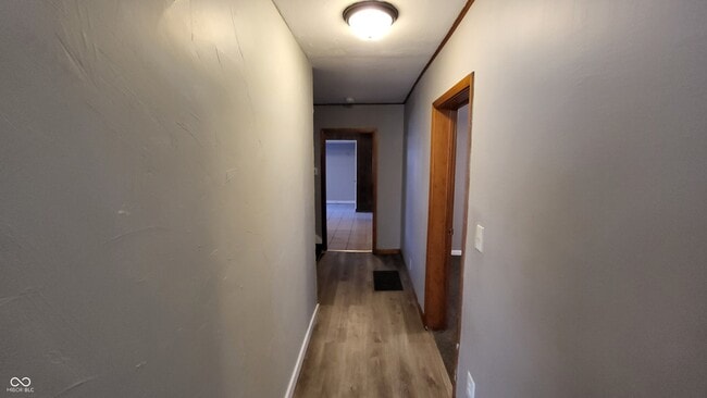 Foto del edificio - 330 W 6th St