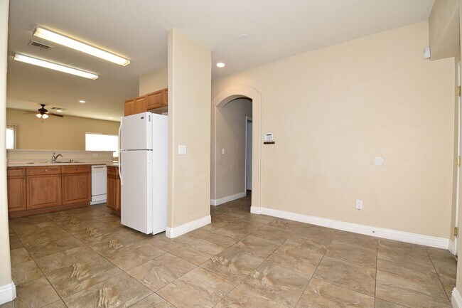 Building Photo - Charming 3-Bedroom, 2.5-Bath Condo with At...