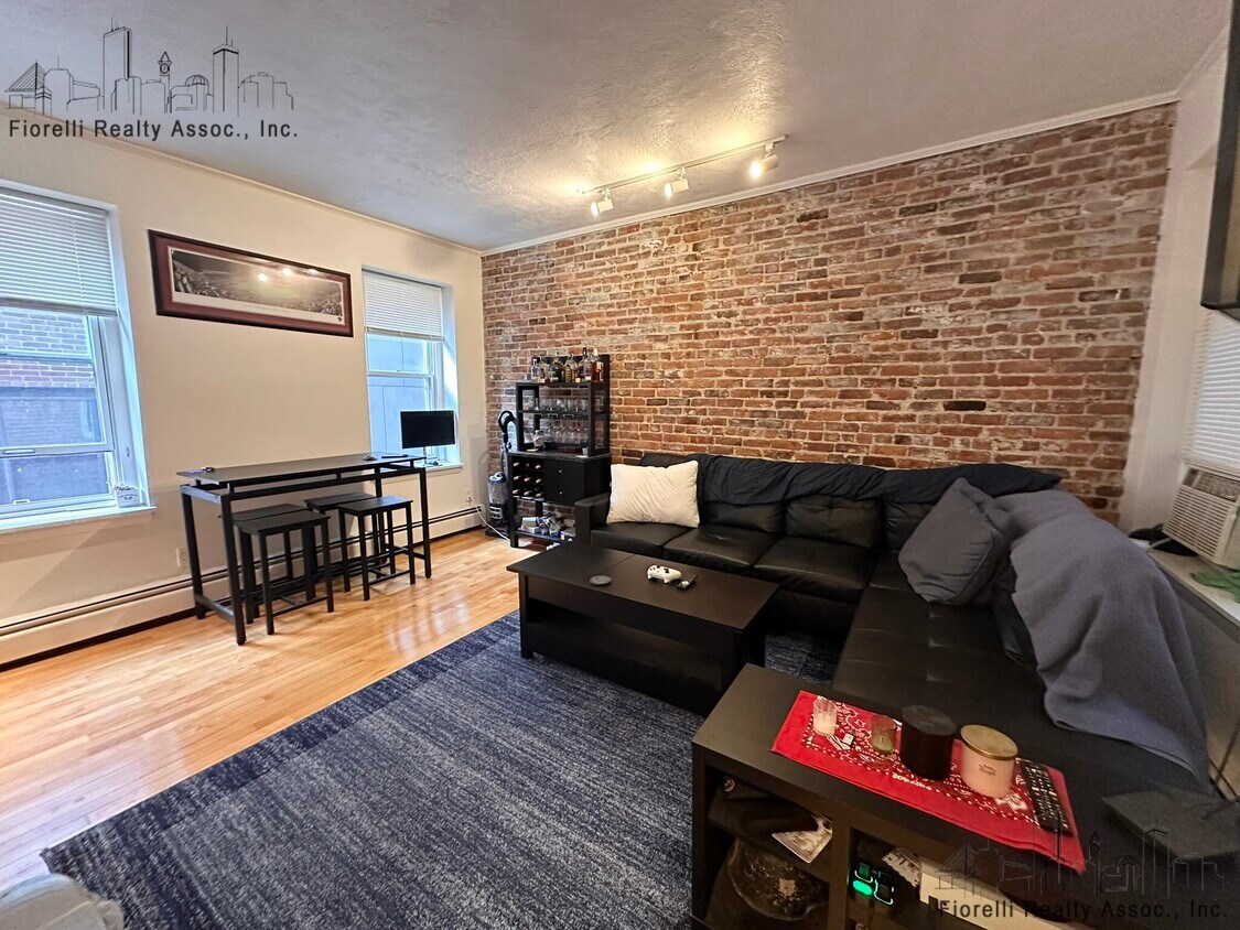 Primary Photo - 47 Tileston St