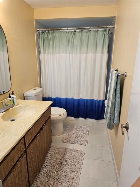 Foto del edificio - 16128 Gardendale Dr