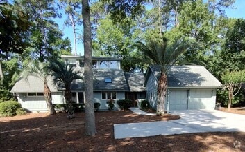 Building Photo - 5 Fairlawn Ct