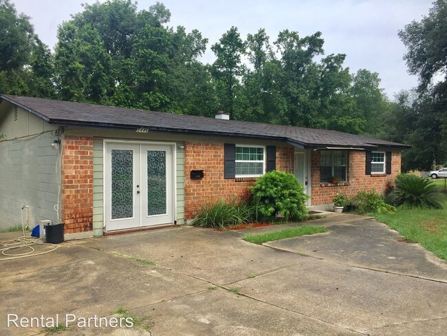 Building Photo - 8446 Lincrest Dr W