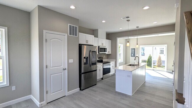 Foto del edificio - 2253 Papermill Rd