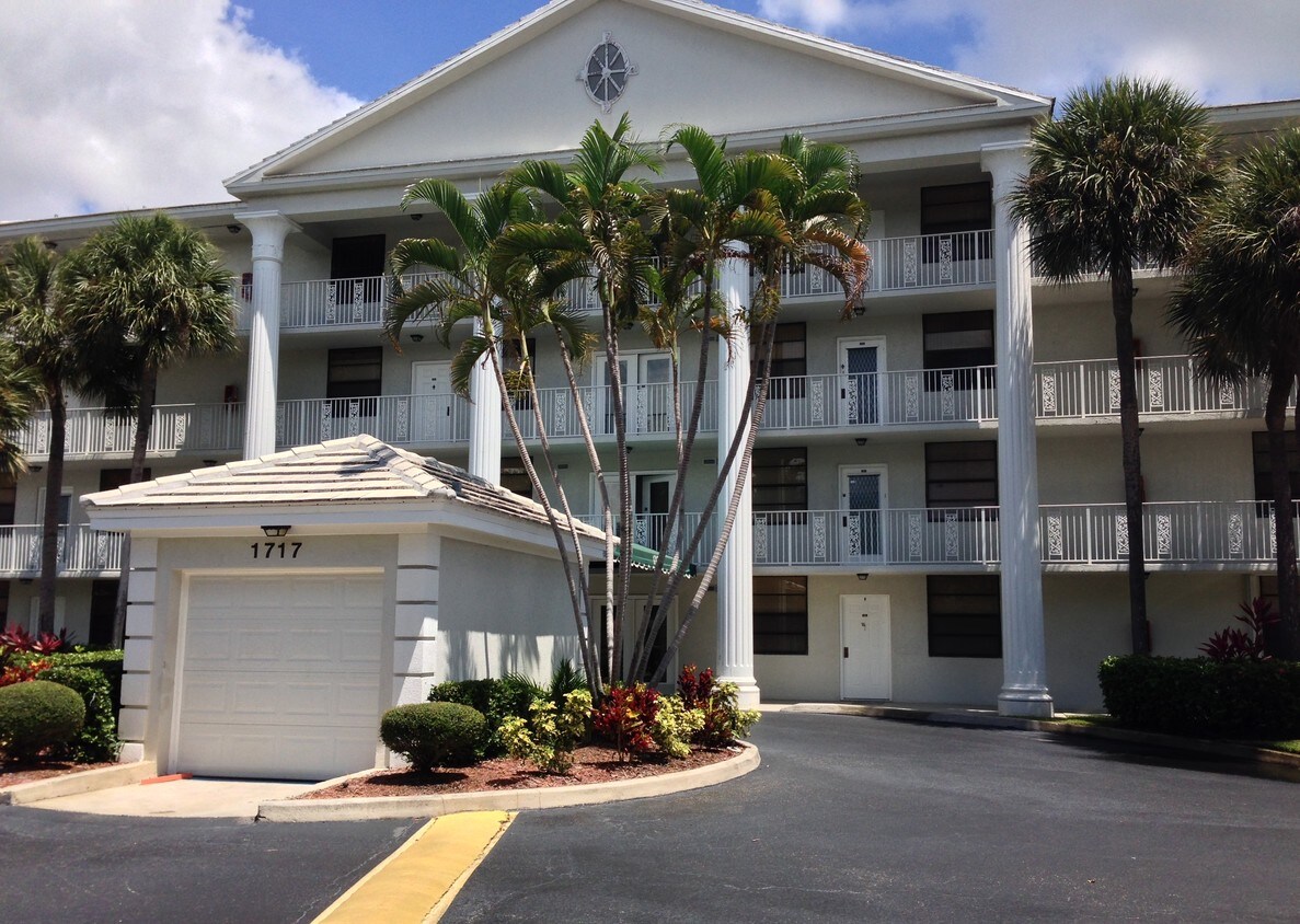 1717 Whitehall Dr, Davie, FL 33324 Condo for Rent in Davie, FL