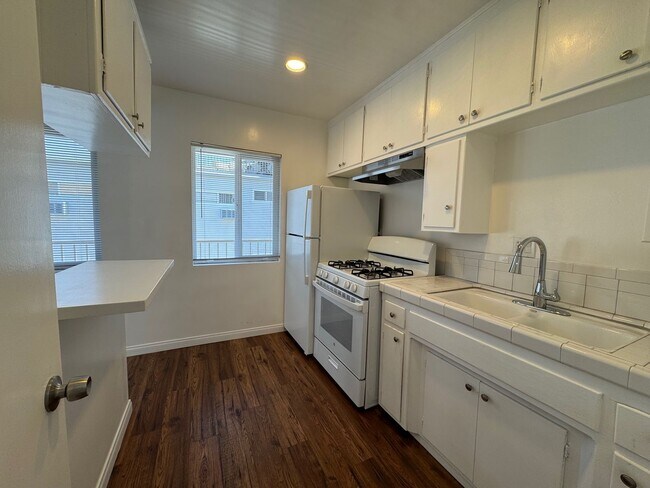 Foto del interior - 235 &amp; 237 W. Tujunga Ave.