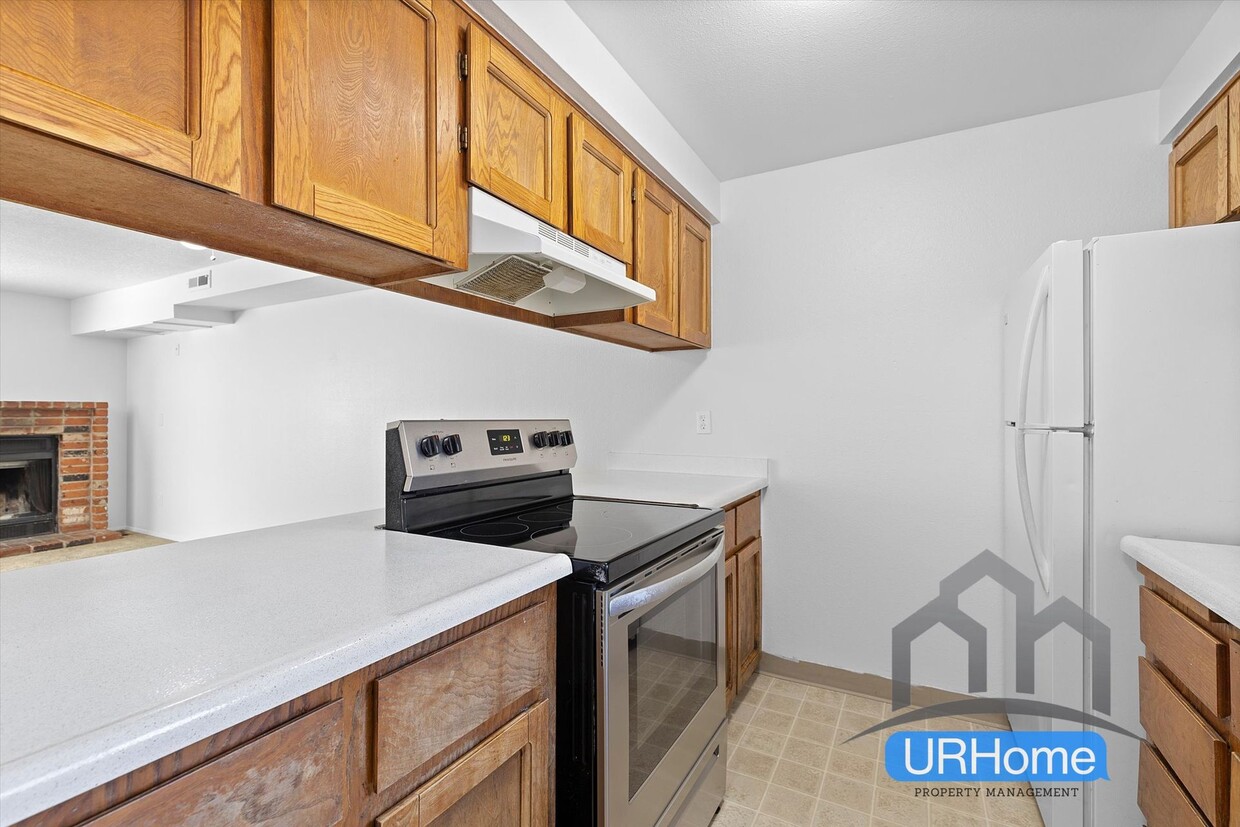 Primary Photo - Discover Your Ideal Home $1799 2bd 1.5ba B...