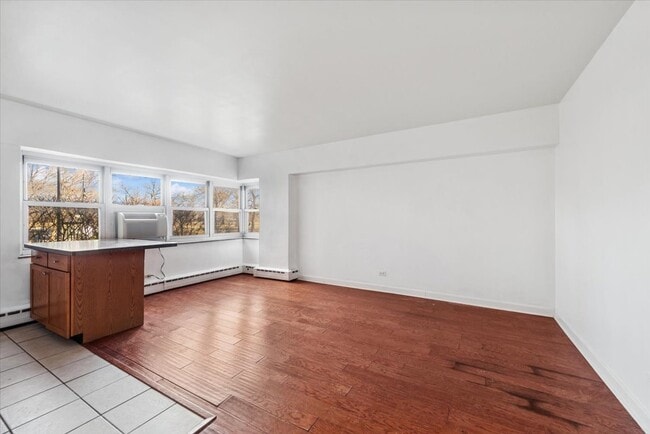 Foto del edificio - 4980 N Marine Dr