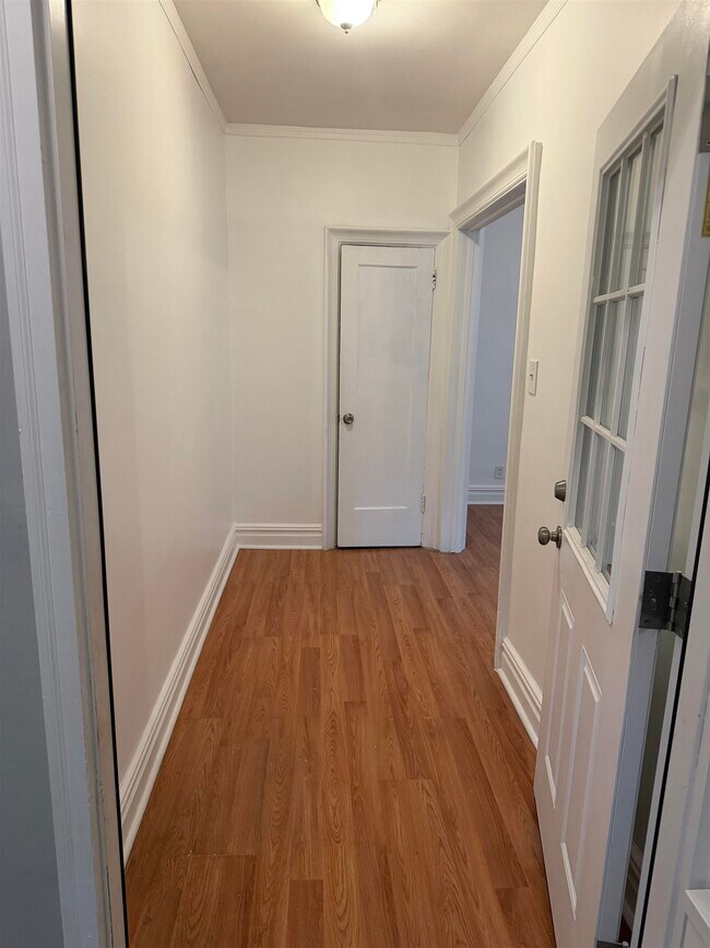 Building Photo - 187 W 48th St