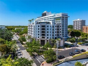 Building Photo - 701 Valencia Ave