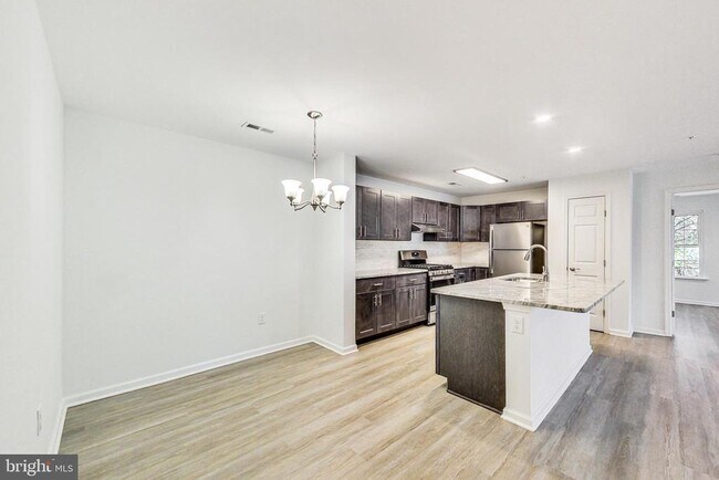 Foto del edificio - 13111 Millhaven Pl