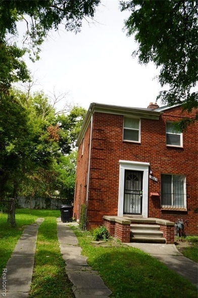 Building Photo - 16145 Baylis St