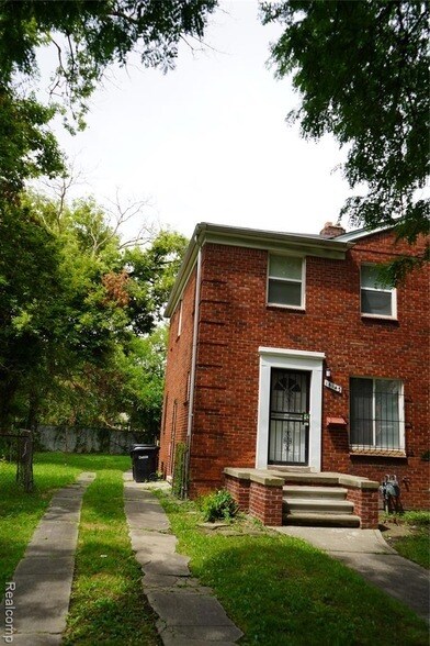 Foto del edificio - 16145 Baylis St