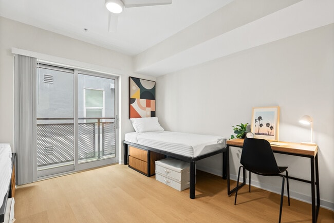 Dormitorio - FOUND Study Downtown Berkeley