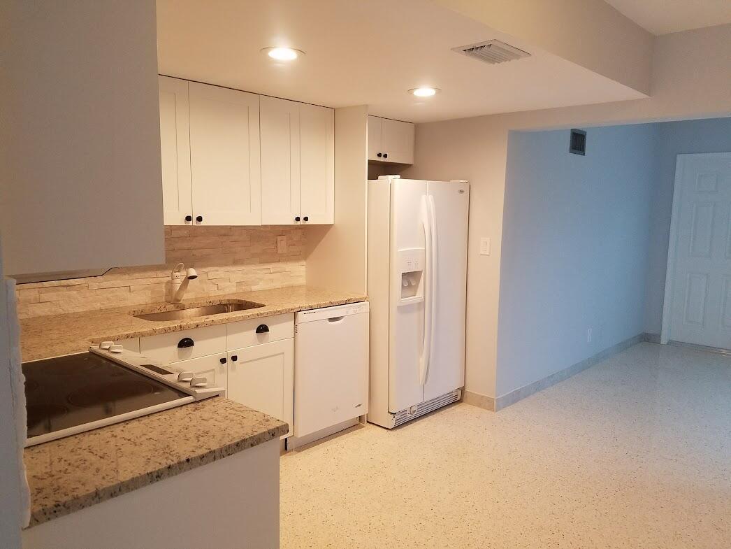 Foto principal - 2494 NE 5th Ave