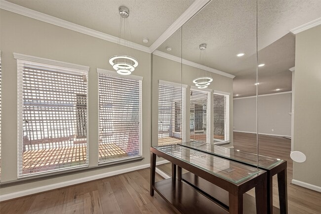 Building Photo - 4024 Breakwood Dr