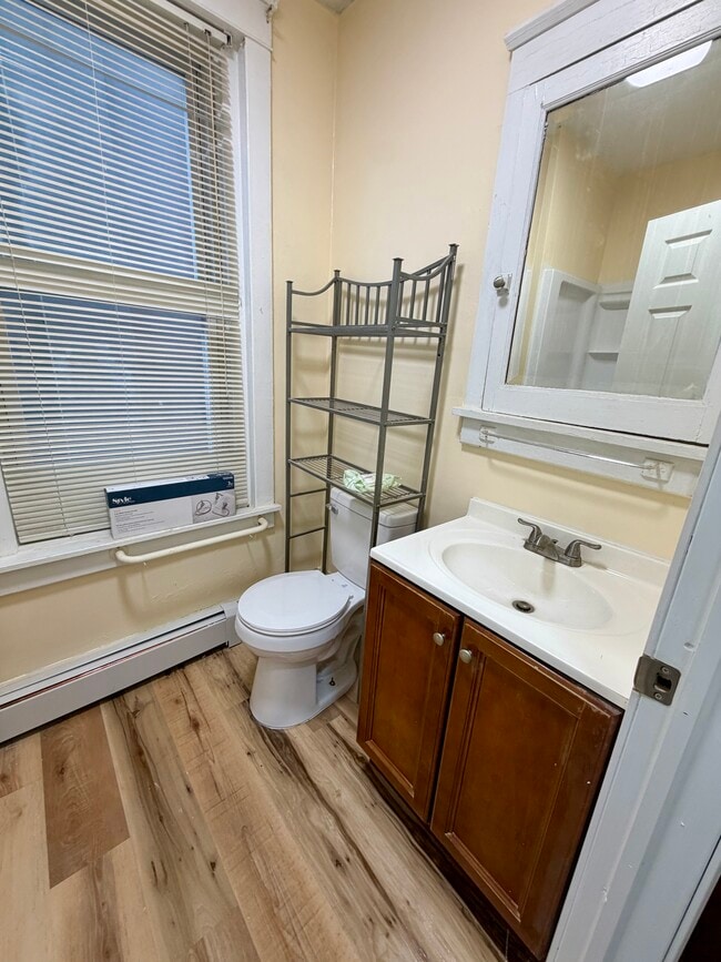 Building Photo - 147 W Buttonwood St
