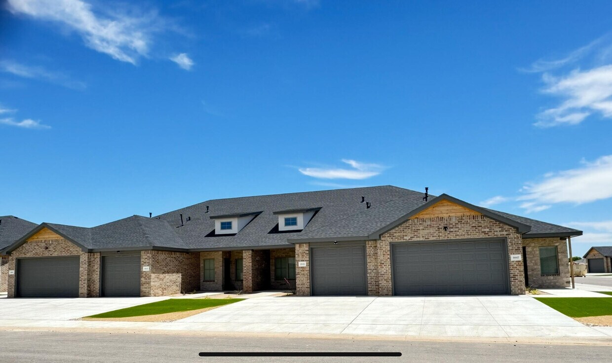 Foto principal - 5843 Virginia Ave