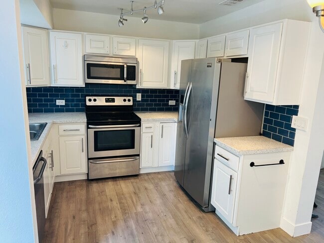 Building Photo - 2025 Broman Ct