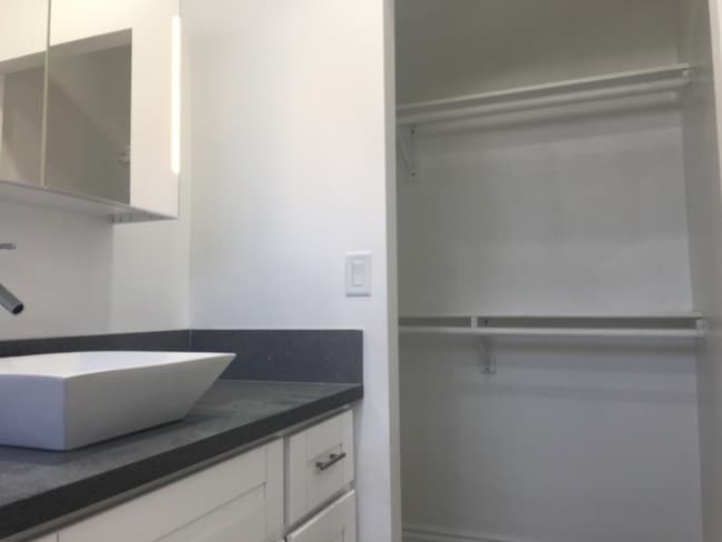 Building Photo - 4559 W 159th St