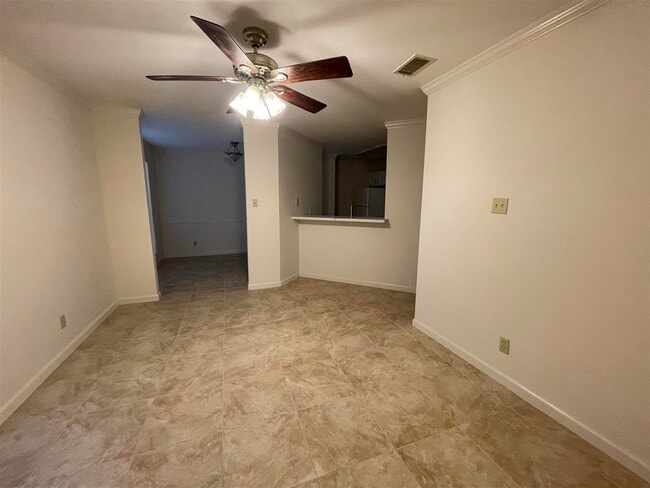 Building Photo - 601 St James Dr