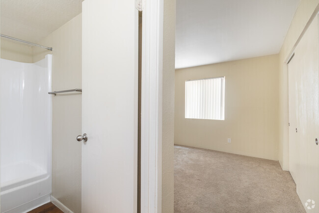 2HAB, 2BA - 860 ft² - Sycamore Square