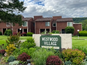 Building Photo - 115 Charlotte Way
