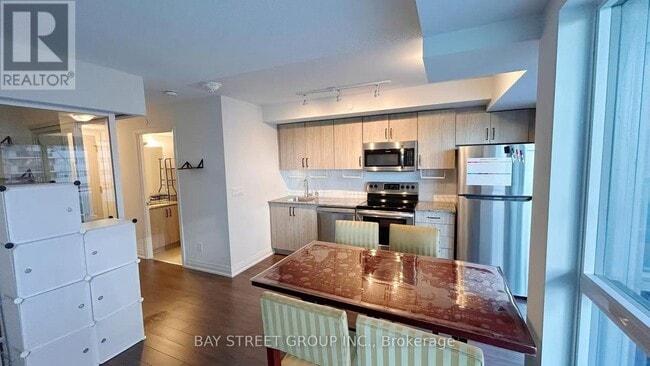 Building Photo - 20 Meadowglen Pl