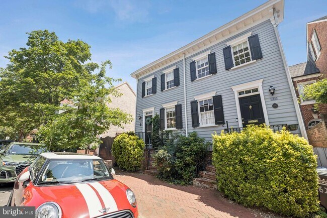 Foto del edificio - 1627 34th St NW