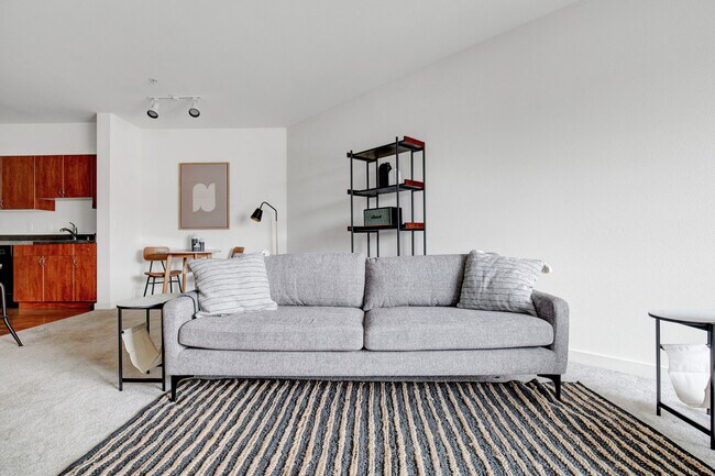 Foto del edificio - 362 Bellevue Way NE