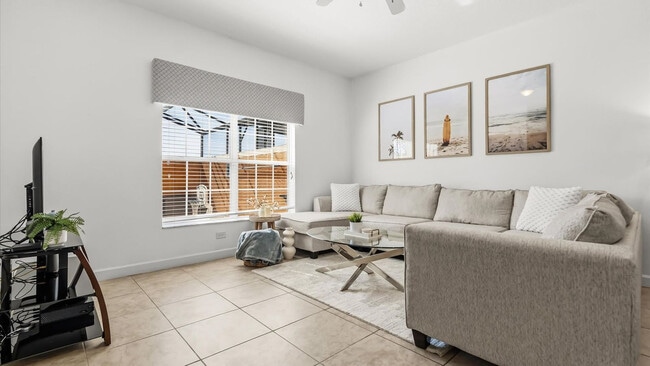 Foto del edificio - 8942 Cuban Palm Rd