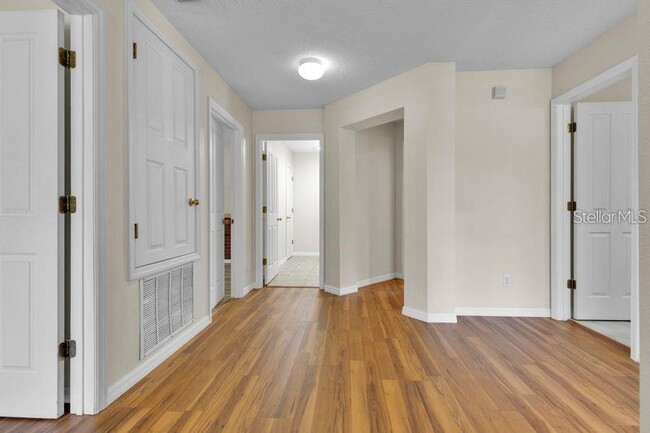 Building Photo - 1037 Sailing Bay Dr