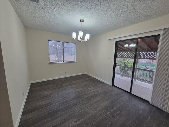 Foto del edificio - 1105 Ash Cove