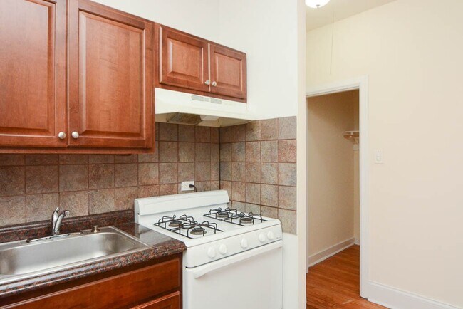 Foto del edificio - 2737 N Spaulding Ave