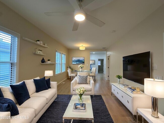 Foto del edificio - 678 Buttonwood Ave