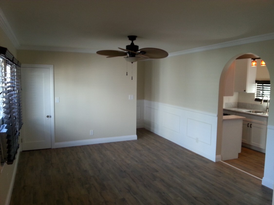 Foto principal - 4316 Clinton St
