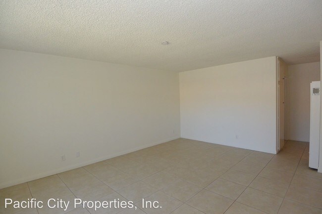 Building Photo - 1570 Orange Ave