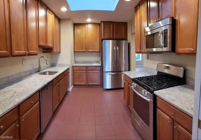 Building Photo - 6310 Hawaii Ct