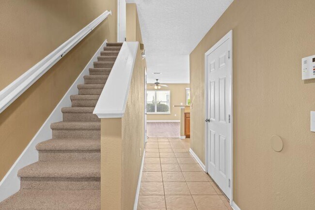 Building Photo - 2 bedroom in Jacksonville FL 32216