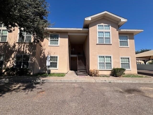 Building Photo - 2720 Camelot Dr